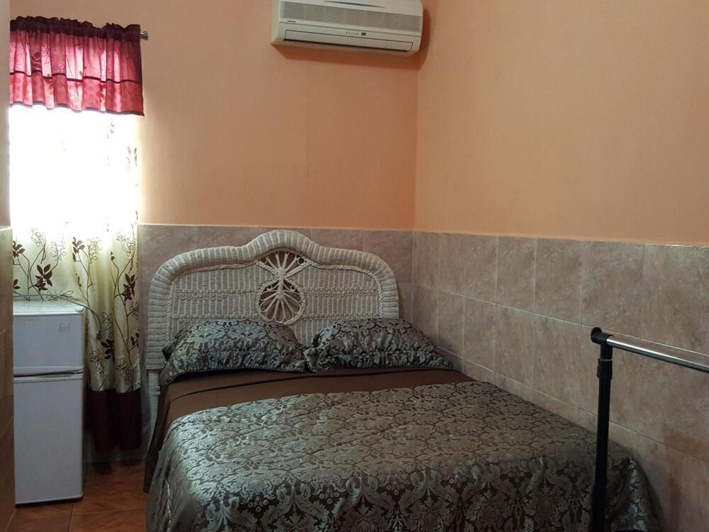 Caribbean Tourist Villa Port of Spain Exterior photo